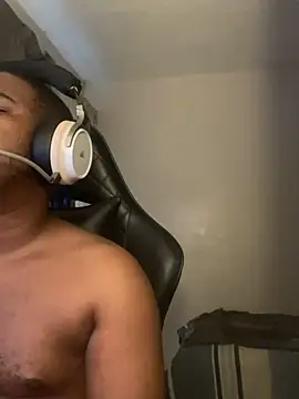 Snapshot of YesTheSexiest chatting on September 21, 2025, 4:34 pm YesTheSexiest online show from September 21, 2025, 4:34 pm