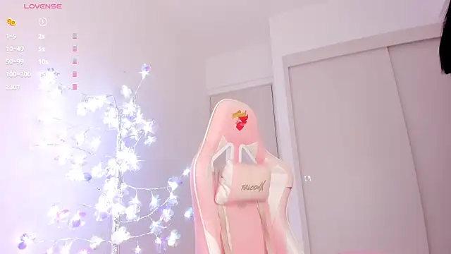 Snapshot of mia_yourmommy chatting on December 17, 2025, 12:59 am mia yourmommy online show from December 17, 2025, 12:59 am