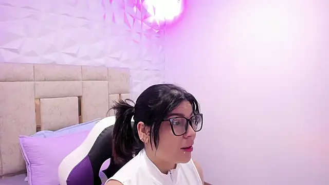 PauletteJ online show from December 22, 2025, 11:54 am