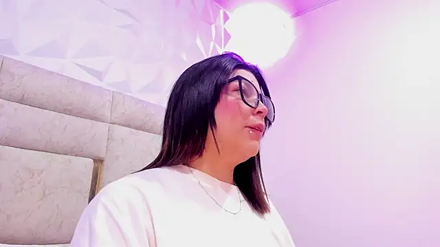 PauletteJ online show from November 11, 2025, 12:00 pm