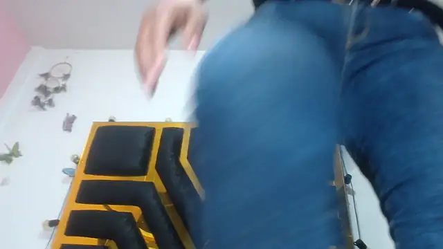 Snapshot of Helennahot chatting on October 9, 2025, 2:17 pm Helennahot online show from October 9, 2025, 2:17 pm