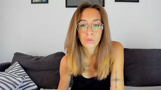 DesireMore90 online show from September 26, 2025, 7:59 am