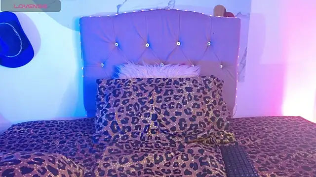 juanitared online show from July 1, 2026, 3:18 am