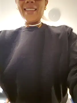 Snapshot of Allana_Squirt chatting on February 2, 2025, 8:19 pm Allana Squirt online show from February 2, 2025, 8:19 pm