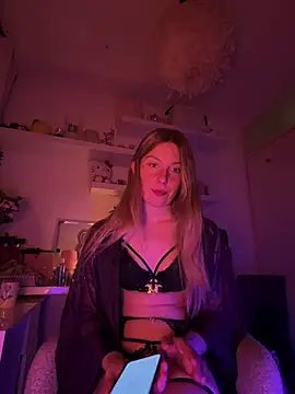 VeraSerephina online show from June 7, 2026, 10:26 pm
