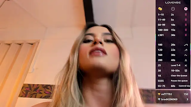 Snapshot of KiaraCarter chatting on November 20, 2025, 8:42 pm KiaraCarter online show from November 20, 2025, 8:42 pm