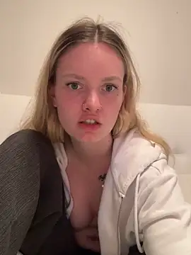 Snapshot of mariemelissah chatting on March 9, 2025, 3:16 pm mariemelissah online show from March 9, 2025, 3:16 pm