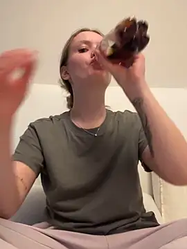 Snapshot of mariemelissah chatting on March 12, 2025, 6:11 pm mariemelissah online show from March 12, 2025, 6:11 pm