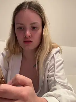 Snapshot of mariemelissah chatting on March 13, 2025, 12:56 pm mariemelissah online show from March 13, 2025, 12:56 pm