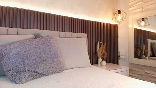 SHANONCLARK online show from January 9, 2026, 7:21 pm