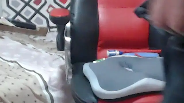 Snapshot of VALENTINO1983_ chatting on October 8, 2025, 8:16 am VALENTINO1983 online show from October 8, 2025, 8:16 am