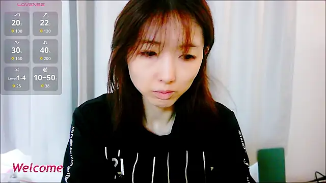 Snapshot of Love_me_Eri_ chatting on September 29, 2025, 10:59 pm Love me Eri online show from September 29, 2025, 10:59 pm