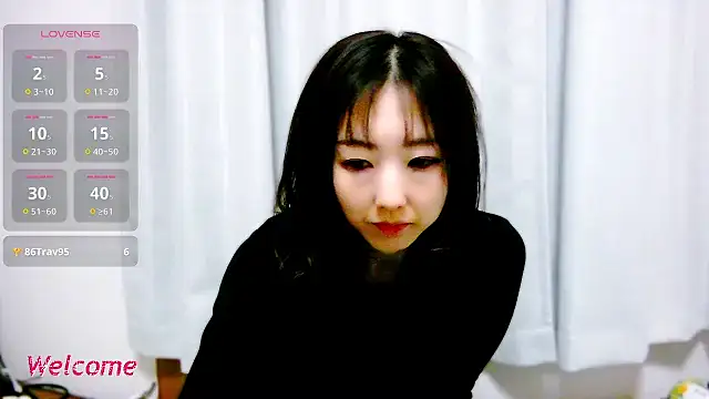 Snapshot of Love_me_Eri_ chatting on December 15, 2024, 7:35 am Love me Eri online show from December 15, 2024, 7:35 am