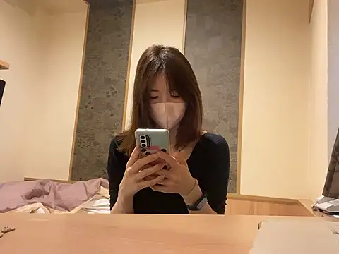 Snapshot of Love_me_Eri_ chatting on November 11, 2025, 11:20 pm Love me Eri online show from November 11, 2025, 11:20 pm