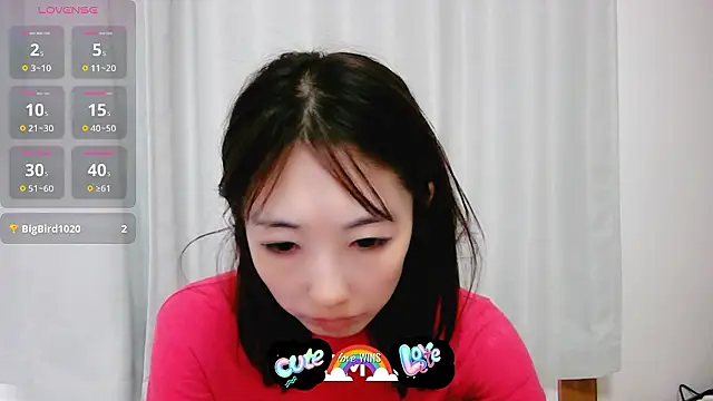 Snapshot of Love_me_Eri_ chatting on October 25, 2025, 4:44 am Love me Eri online show from October 25, 2025, 4:44 am