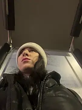 JenniferEdith online show from December 17, 2024, 5:07 am