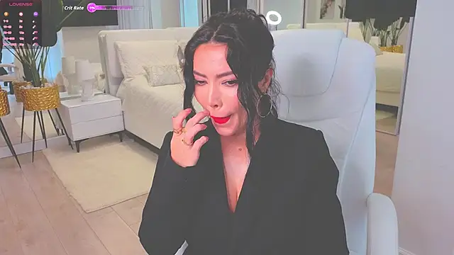 Snapshot of wowEva chatting on October 18, 2025, 8:05 am wowEva online show from October 18, 2025, 8:05 am