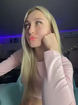Snapshot of Good__Girl_ chatting on May 18, 2026, 5:51 pm Good Girl online show from May 18, 2026, 5:51 pm