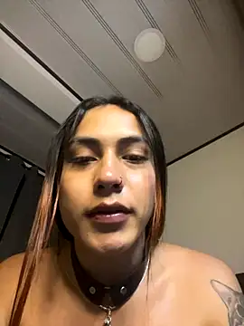 jesica  simpson online show from September 22, 2025, 3:56 am