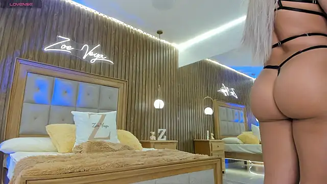 Zoevegass online show from November 4, 2025, 6:44 pm