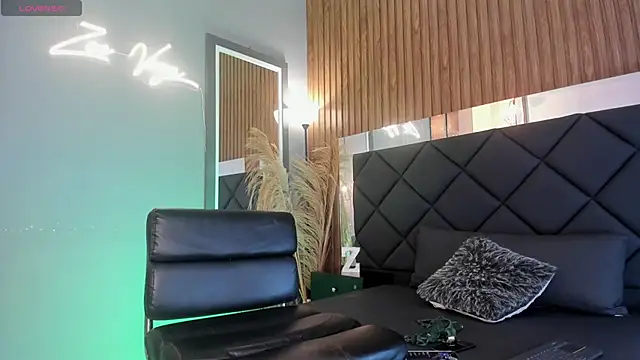 Zoevegass online show from January 28, 2025, 5:35 pm