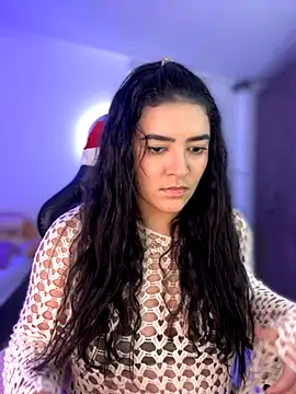 Lia flowers online show from December 1, 2025, 1:39 am