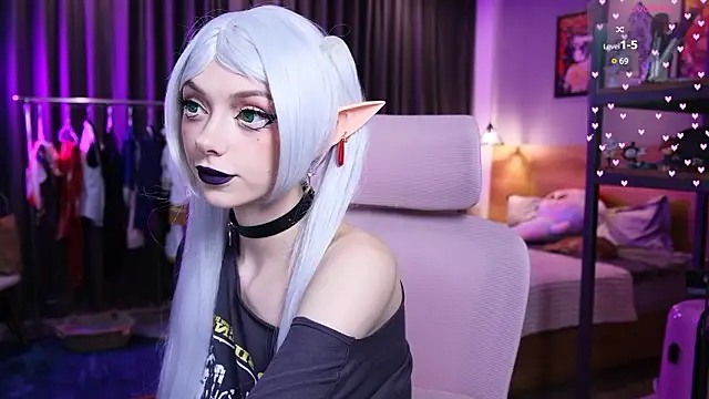 HolliWould  online show from February 26, 2026, 10:59 am