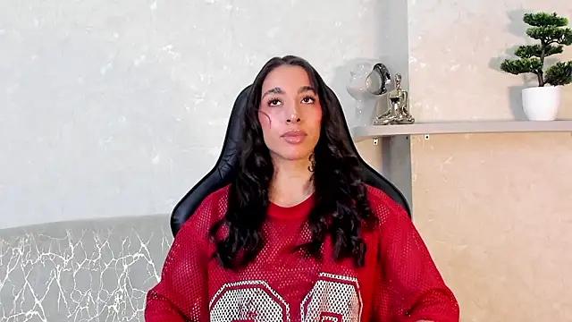 KAYLA BATISTA online show from July 18, 2026, 12:08 am
