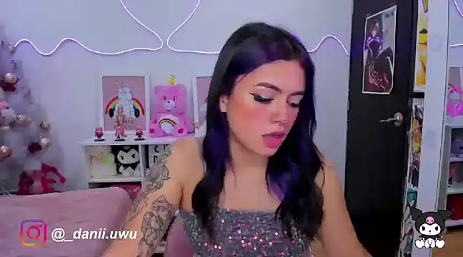 Snapshot of CuteDani_ chatting on December 9, 2024, 10:22 am CuteDani online show from December 9, 2024, 10:22 am