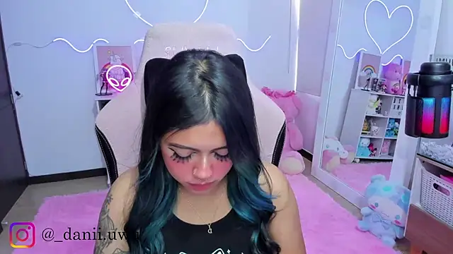 CuteDani  online show from February 9, 2026, 2:15 pm