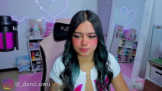 CuteDani  online show from May 1, 2026, 7:35 am