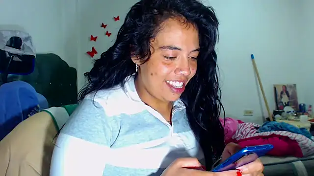 AmaraRoberts420 online show from November 9, 2025, 8:24 pm