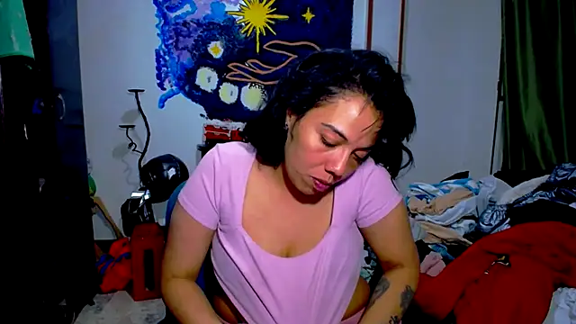 Snapshot of AmaraRoberts420 chatting on May 15, 2026, 2:42 am AmaraRoberts420 online show from May 15, 2026, 2:42 am