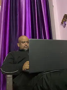 Dick 6inches online show from February 6, 2026, 3:41 pm