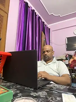 Dick 6inches online show from October 22, 2025, 3:33 pm