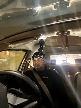 Dick 6inches online show from October 30, 2025, 2:04 pm