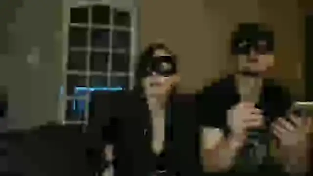Lesloulous online show from May 14, 2026, 11:13 pm