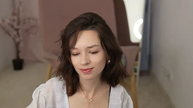 Snapshot of VivianLy_ chatting on January 26, 2025, 8:03 am VivianLy online show from January 26, 2025, 8:03 am