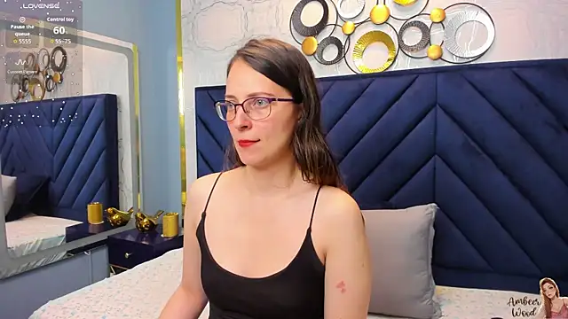 AmbeerWood  online show from December 2, 2025, 2:08 pm