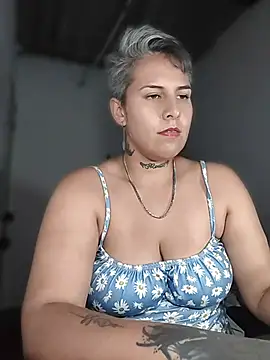 Snapshot of Yessi_rousse chatting on May 15, 2026, 10:52 pm Yessi rousse online show from May 15, 2026, 10:52 pm