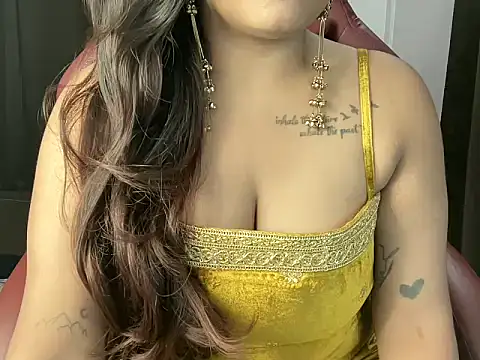 Snapshot of shanayaaa_1 chatting on July 15, 2026, 7:32 pm shanayaaa 1 online show from July 15, 2026, 7:32 pm