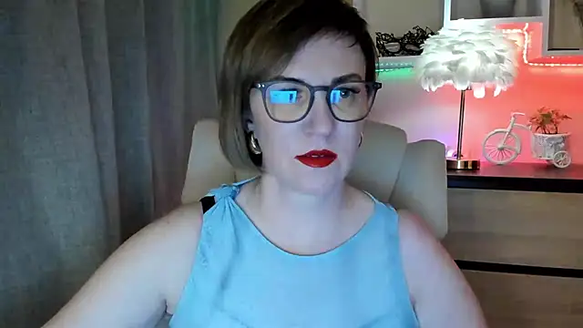 feliziaDesire online show from November 11, 2025, 2:01 pm