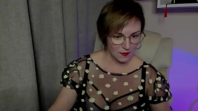 feliziaDesire online show from June 12, 2026, 4:27 pm
