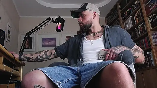 Snapshot of FindomJason chatting on June 16, 2026, 1:22 pm FindomJason online show from June 16, 2026, 1:22 pm