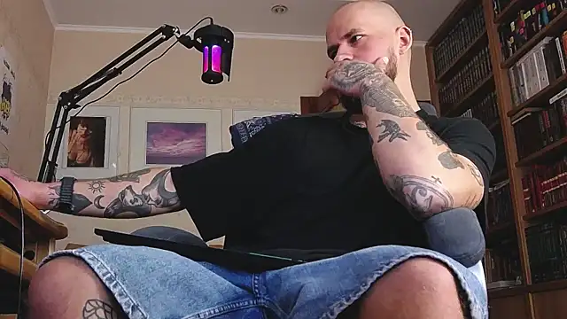 Snapshot of FindomJason chatting on July 12, 2026, 11:44 am FindomJason online show from July 12, 2026, 11:44 am