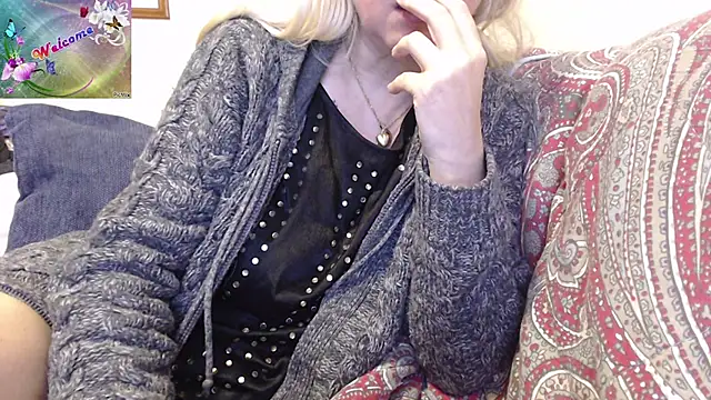 martachatte online show from October 16, 2025, 7:49 am