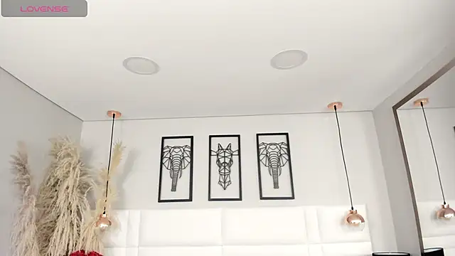 Snapshot of Rebeca_jones chatting on September 18, 2025, 12:08 pm Rebeca jones online show from September 18, 2025, 12:08 pm