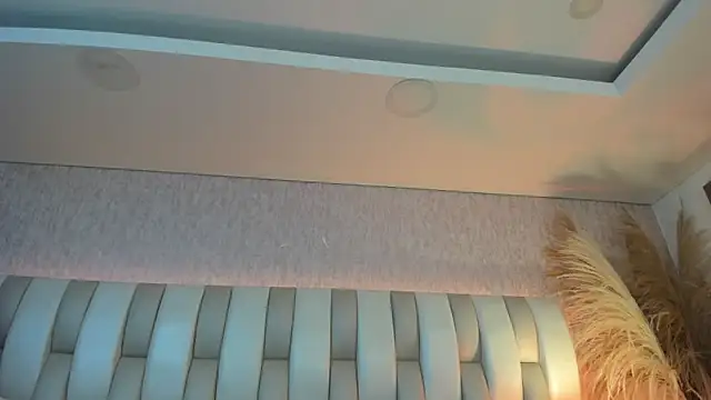 Rebeca jones online show from April 7, 2026, 12:07 pm