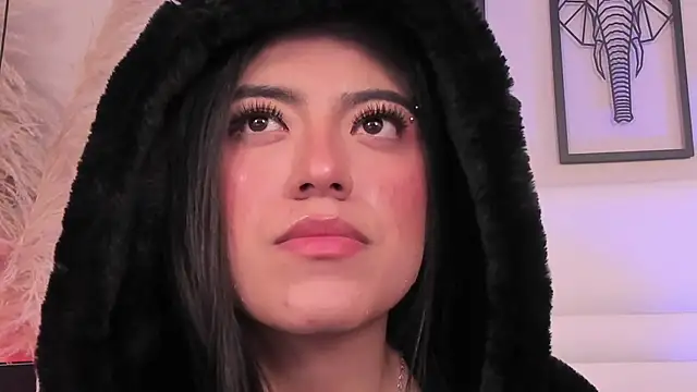 Snapshot of Rebeca_jones chatting on December 5, 2025, 12:26 pm Rebeca jones online show from December 5, 2025, 12:26 pm