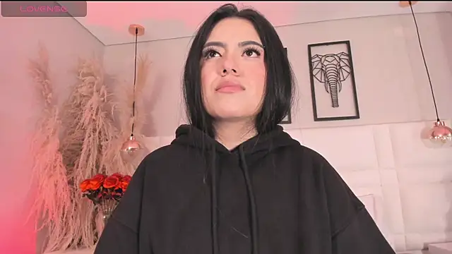 Snapshot of Rebeca_jones chatting on September 10, 2025, 12:15 pm Rebeca jones online show from September 10, 2025, 12:15 pm